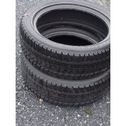 2 pneus hiver 205/50r17 93V